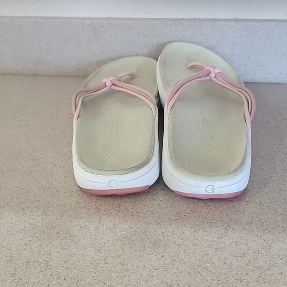 MERRELL‎ LEATHER FLIP FLOPS SANDALS (sz 8)